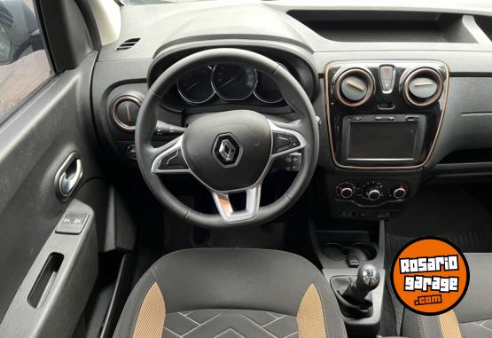 Utilitarios - Renault Kangoo Stepway 2022 Nafta  - En Venta