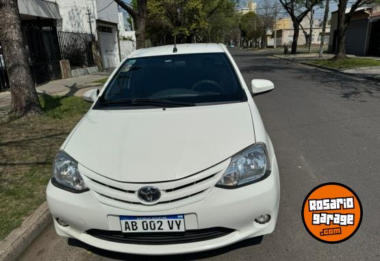 Autos - Toyota ETIOS XLS 5 PUERTAS 2017 Nafta 130000Km - En Venta