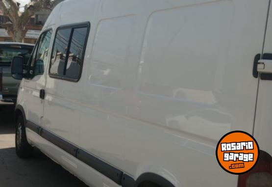 Utilitarios - Renault Master 2011 Diesel 90000Km - En Venta