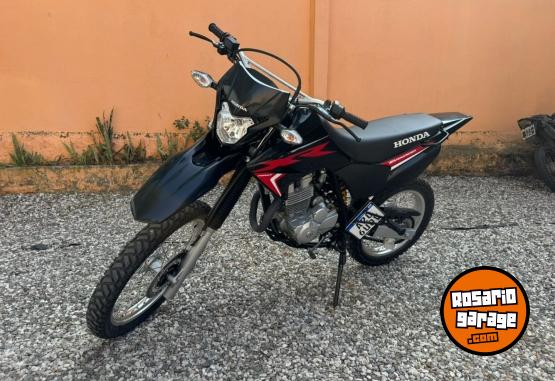 Motos - Honda TORNADO XR 250 2024 Nafta 3800Km - En Venta