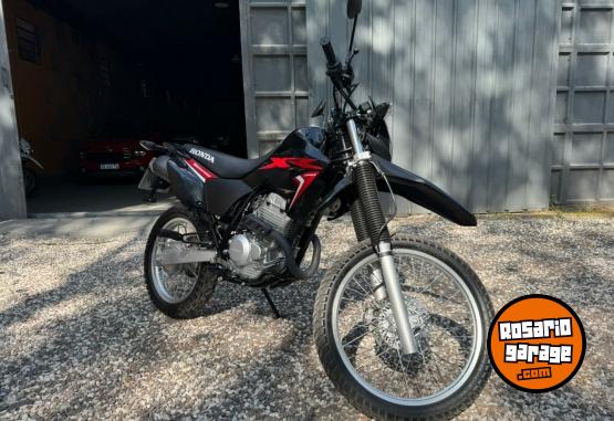 Motos - Honda TORNADO XR 250 2024 Nafta 3800Km - En Venta