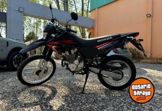 Motos - Honda TORNADO XR 250 2024 Nafta 3800Km - En Venta