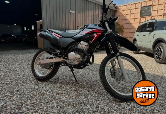 Motos - Honda TORNADO XR 250 2024 Nafta 3800Km - En Venta