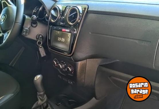 Utilitarios - Renault Kangoo Stepway 2023 Nafta 39500Km - En Venta