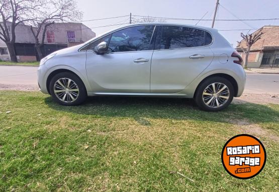 Autos - Peugeot 208 golf fiesta 208 vento 2017 Nafta 89000Km - En Venta