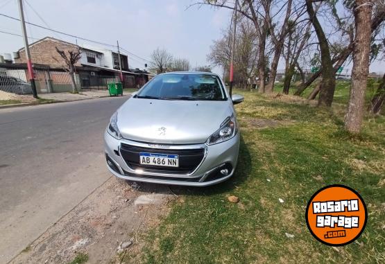 Autos - Peugeot 208 golf fiesta 208 vento 2017 Nafta 89000Km - En Venta