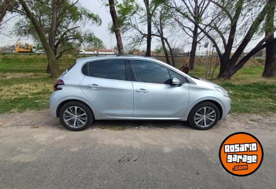 Autos - Peugeot 208 golf fiesta 208 vento 2017 Nafta 89000Km - En Venta