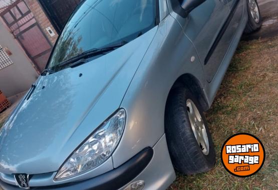 Autos - Peugeot 206 2005 Nafta 200000Km - En Venta