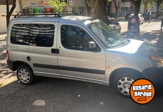 Utilitarios - Peugeot Partner Patagonica HDI 5 2018 Diesel 119500Km - En Venta