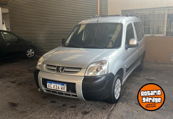 Utilitarios - Peugeot Partner Patagonica HDI 5 2018 Diesel 119500Km - En Venta