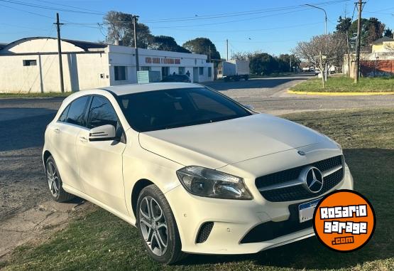 Autos - Mercedes Benz A200 2017 Nafta 126000Km - En Venta