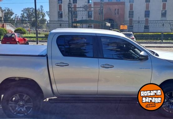 Camionetas - Toyota Hilux Sr 2.4 2022 Diesel 20300Km - En Venta