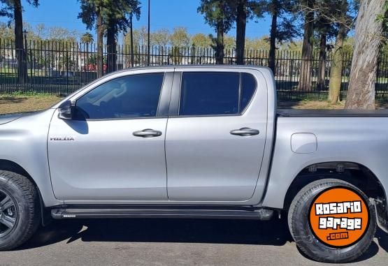 Camionetas - Toyota Hilux Sr 2.4 2022 Diesel 20300Km - En Venta