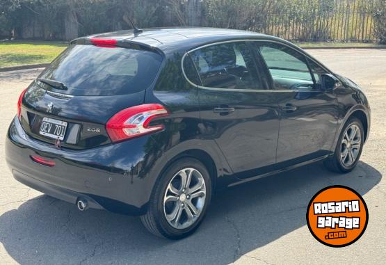 Autos - Peugeot 208 2014 Nafta 92000Km - En Venta