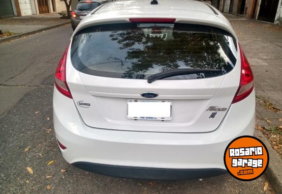 Autos - Ford Fiesta Kinetic Titanium 2013 Nafta 173000Km - En Venta