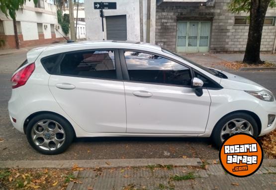 Autos - Ford Fiesta Kinetic Titanium 2013 Nafta 173000Km - En Venta