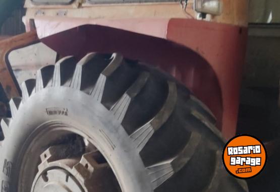 Camiones y Gras - Tractor Massey Ferguson 1095 1977 - En Venta