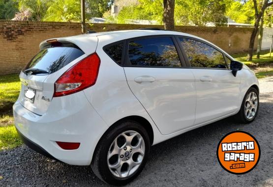 Autos - Ford Fiesta kinetic titanium 2012 Nafta 130000Km - En Venta