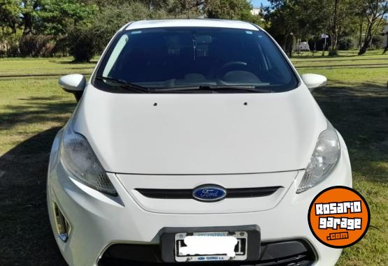 Autos - Ford Fiesta kinetic titanium 2012 Nafta 130000Km - En Venta