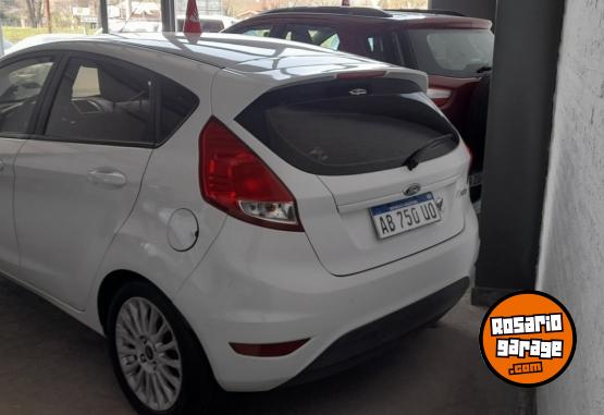 Autos - Ford Fiesta 2017 GNC 131000Km - En Venta