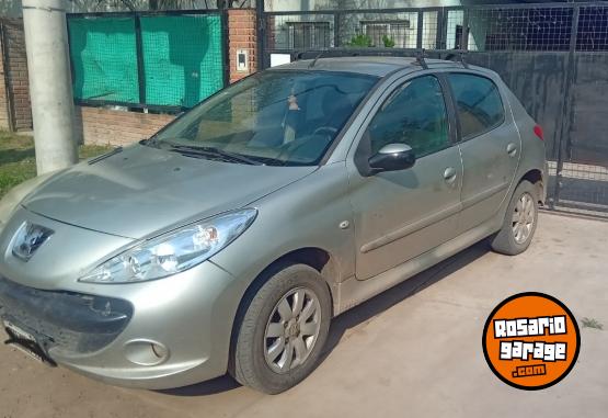 Autos - Peugeot 207 2009 Nafta 250000Km - En Venta