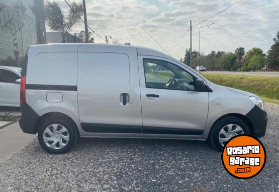 Utilitarios - Renault Kangoo II Express Emotion 2023 Nafta 0Km - En Venta