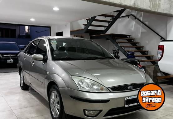 Autos - Ford Focus 2.0 Ghia 2005 Nafta 240000Km - En Venta