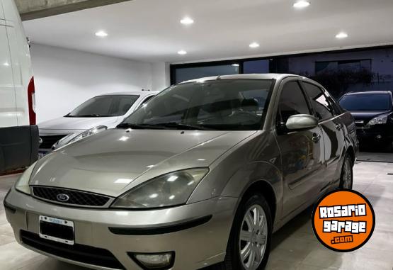 Autos - Ford Focus 2.0 Ghia 2005 Nafta 240000Km - En Venta