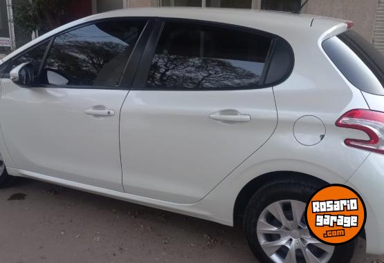 Autos - Peugeot 208 2016 Nafta 65000Km - En Venta