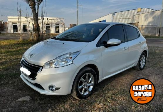 Autos - Peugeot 208 allure touchscreen 2015 Nafta 88700Km - En Venta