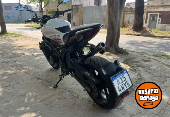 Motos - Benelli 752s 2022 Nafta 12400Km - En Venta