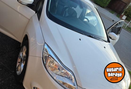 Autos - Ford Focus SE PLUS 2014 Nafta 93200Km - En Venta