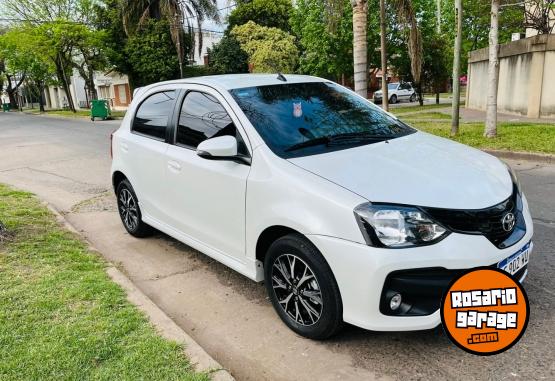 Autos - Toyota Etios XLS 2023 Nafta 5800Km - En Venta