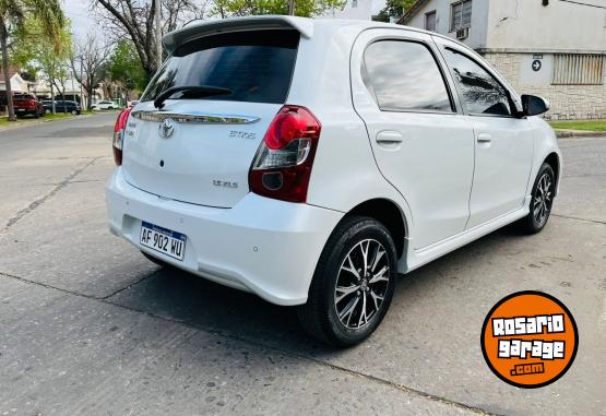 Autos - Toyota Etios XLS 2023 Nafta 5800Km - En Venta