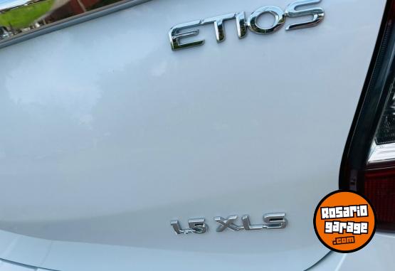 Autos - Toyota Etios XLS 2023 Nafta 5800Km - En Venta