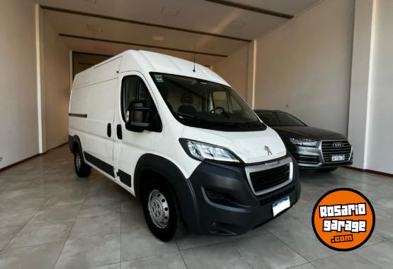 Utilitarios - Peugeot Boxer Premium 2.2 HDI MH 2018 Diesel 250000Km - En Venta