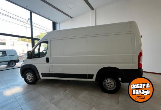 Utilitarios - Peugeot Boxer Premium 2.2 HDI MH 2018 Diesel 250000Km - En Venta