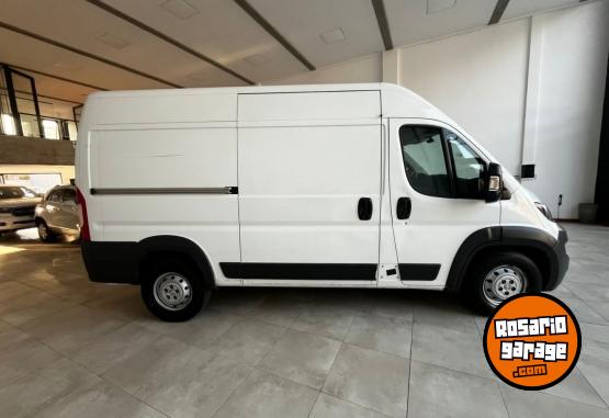 Utilitarios - Peugeot Boxer Premium 2.2 HDI MH 2018 Diesel 250000Km - En Venta