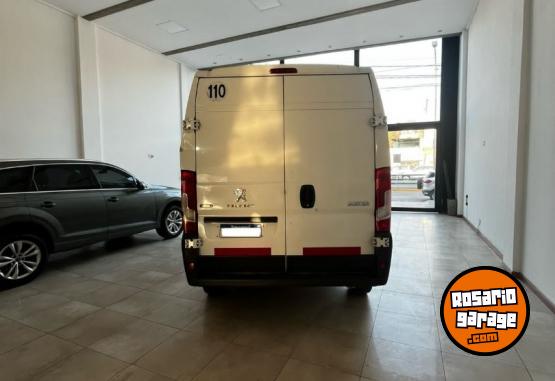 Utilitarios - Peugeot Boxer Premium 2.2 HDI MH 2018 Diesel 250000Km - En Venta