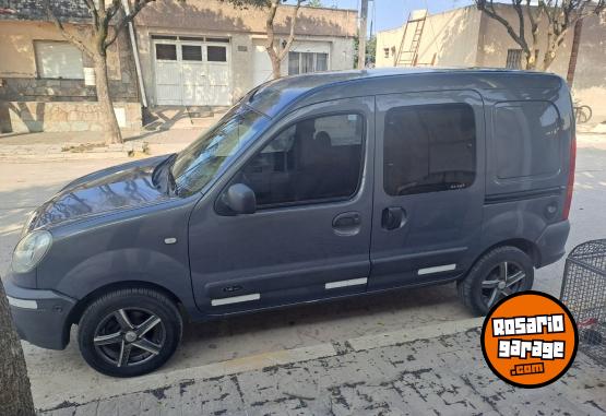 Utilitarios - Renault Kangoo 2011 GNC 180000Km - En Venta