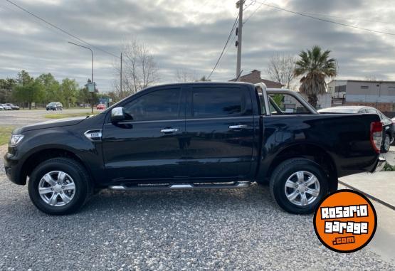 Camionetas - Ford Ranger XLT 4x2 AT 2023 Diesel 15000Km - En Venta