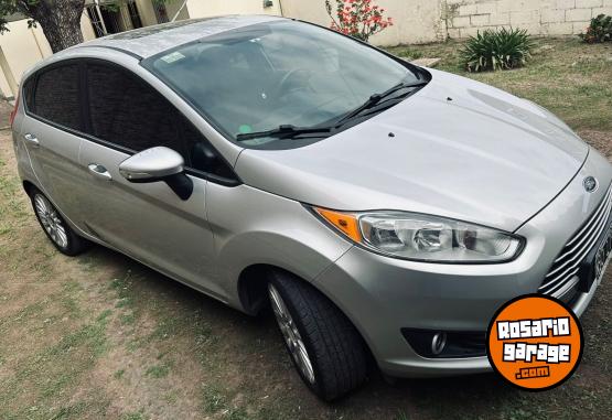 Autos - Ford fiesta kinetic 2014 Nafta 130000Km - En Venta