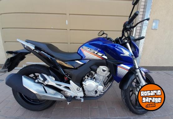 Motos - Honda Twister 250 2023 Nafta 1640Km - En Venta