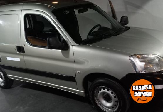 Utilitarios - Peugeot Partner 2014 GNC 130000Km - En Venta