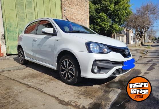 Autos - Toyota Etios Xls Manual 2023 Nafta 13000Km - En Venta