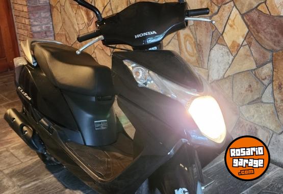 Motos - Honda Elite 125 2017 Nafta 7300Km - En Venta