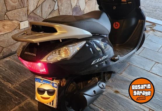 Motos - Honda Elite 125 2017 Nafta 7300Km - En Venta