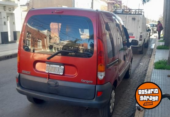 Utilitarios - Renault Kangoo authentique plus 2012 GNC 200000Km - En Venta