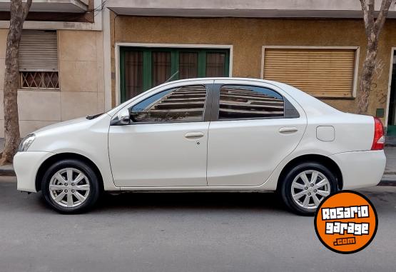 Autos - Toyota Etios XLS 2016 Nafta 50500Km - En Venta