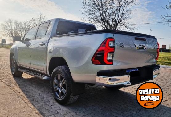 Camionetas - Toyota HILUX 4X2 SRV 2.8 TDI 2021 Diesel  - En Venta